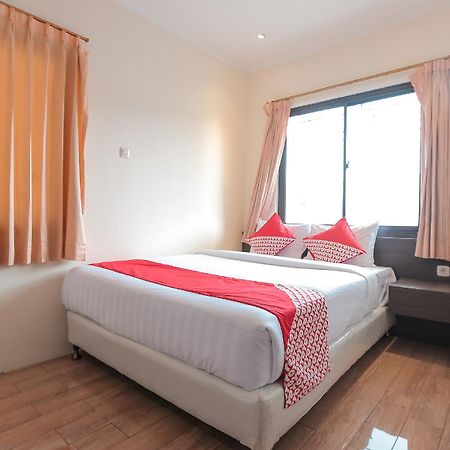 Super Oyo Capital O 141 Fatmawati Cozy Residence Джакарта Экстерьер фото