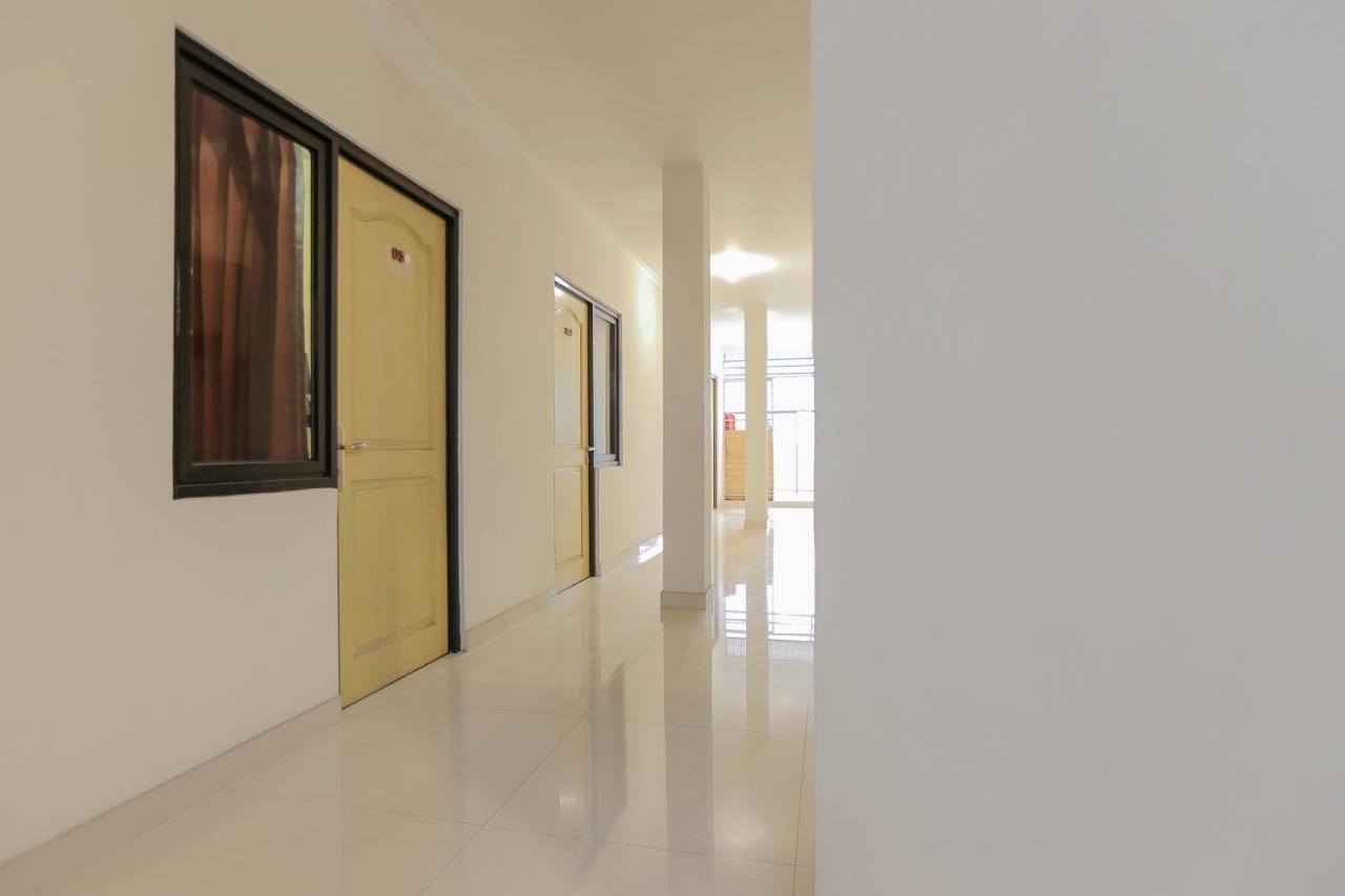 Super Oyo Capital O 141 Fatmawati Cozy Residence Джакарта Экстерьер фото